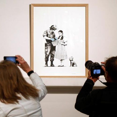 How to sell your art to interior designers?   